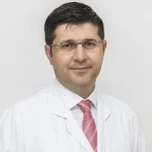 Prof. Dr. Emre Balık — Genel Cerrahi, Zeytinburnu, İstanbul. Portre fotoğrafı.