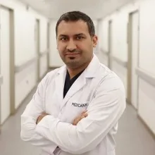 Uzm. Dr. Elvin Najaflı — Çocuk Sağlığı Ve Hastalıkları, Avcılar, İstanbul. Portre fotoğrafı.
