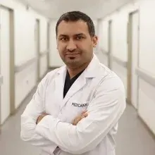 Uzm. Dr. Elvin Najaflı — Çocuk Sağlığı Ve Hastalıkları, Avcılar, İstanbul. Portre fotoğrafı.