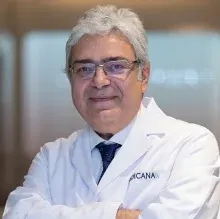 Prof. Dr. Mehmet Salih Bilal — Kalp Ve Damar Cerrahisi, Ataşehir, İstanbul. Portre fotoğrafı.