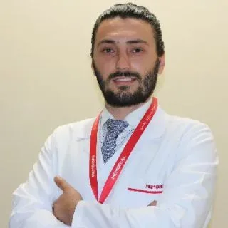 Uzm. Dr. Murat Oynak — Girişimsel Radyoloji, Kepez, Antalya. Portre fotoğrafı.