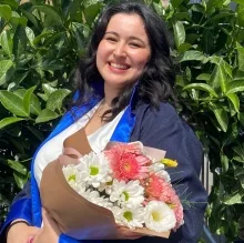 Dkt. Nur Sayın — Dil ve Konuşma Terapisi. Portre fotoğrafı.