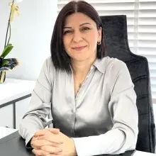 Uzm. Dr. Aysel Alkan Köseoğlu — Psikiyatri, Bursa. Portre fotoğrafı.