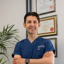 Dr. Dt. Sinan Akçiçek — Ankara. Portre fotoğrafı.