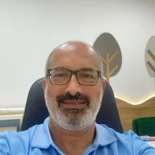 Uzm. Dr. Rayhan Bozabalı — İzmir. Portre fotoğrafı.