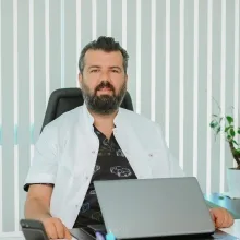 Dt. Zafer Albayrak — Diş Hekimi, Diyarbakır. Portre fotoğrafı.