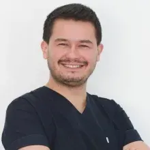 Dr. Dt. Akın Pişiren — Eskişehir. Portre fotoğrafı.