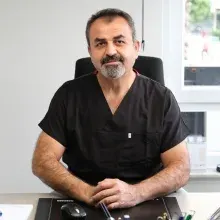 Op. Dr. İsmail Karaoğlan — Kulak Burun Boğaz, Antalya. Portre fotoğrafı.