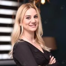 Uzm. Dyt. Hande Başaran — Diyetisyen, Antalya. Portre fotoğrafı.