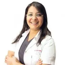 Op. Dr. Özlem Özbilen — Kadın Hastalıkları Ve Doğum, Pendik, İstanbul. Portre fotoğrafı.