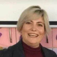 Psk. Tuğba Uluman Ayık — Psikoloji. Portre fotoğrafı.
