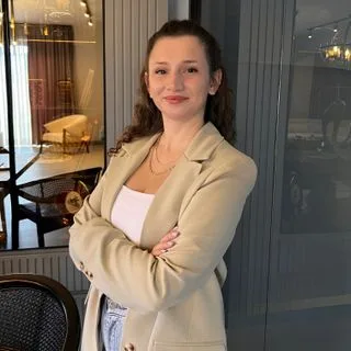 Psk. Melis Canlı. Portre fotoğrafı.