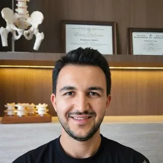 Fzt. Mustafa Burak Türkoğlu — Fizyoterapi Ve Rehabilitasyon, Bursa. Portre fotoğrafı.