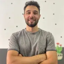 Fzt. Resul Yazar — Fizyoterapi Ve Rehabilitasyon, İstanbul. Portre fotoğrafı.