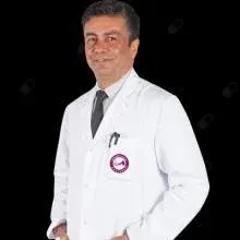 Prof. Dr. Ahmet Memduh Kaymaz — Beyin Ve Sinir Cerrahisi, Çankaya, Ankara. Portre fotoğrafı.