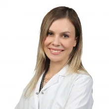 Op. Dr. Elif Dinçer — Kulak Burun Boğaz, Eskişehir. Portre fotoğrafı.