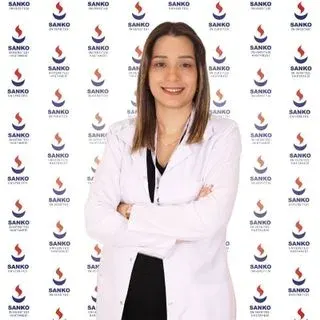 Uzm. Dr. Lütfiye Şimşek — Psikiyatri, Şehitkamil, Gaziantep. Portre fotoğrafı.