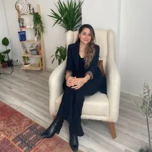 Psk. Dan. Esra Kahraman — Psikolojik Danışma ve Rehberlik, İstanbul. Portre fotoğrafı.